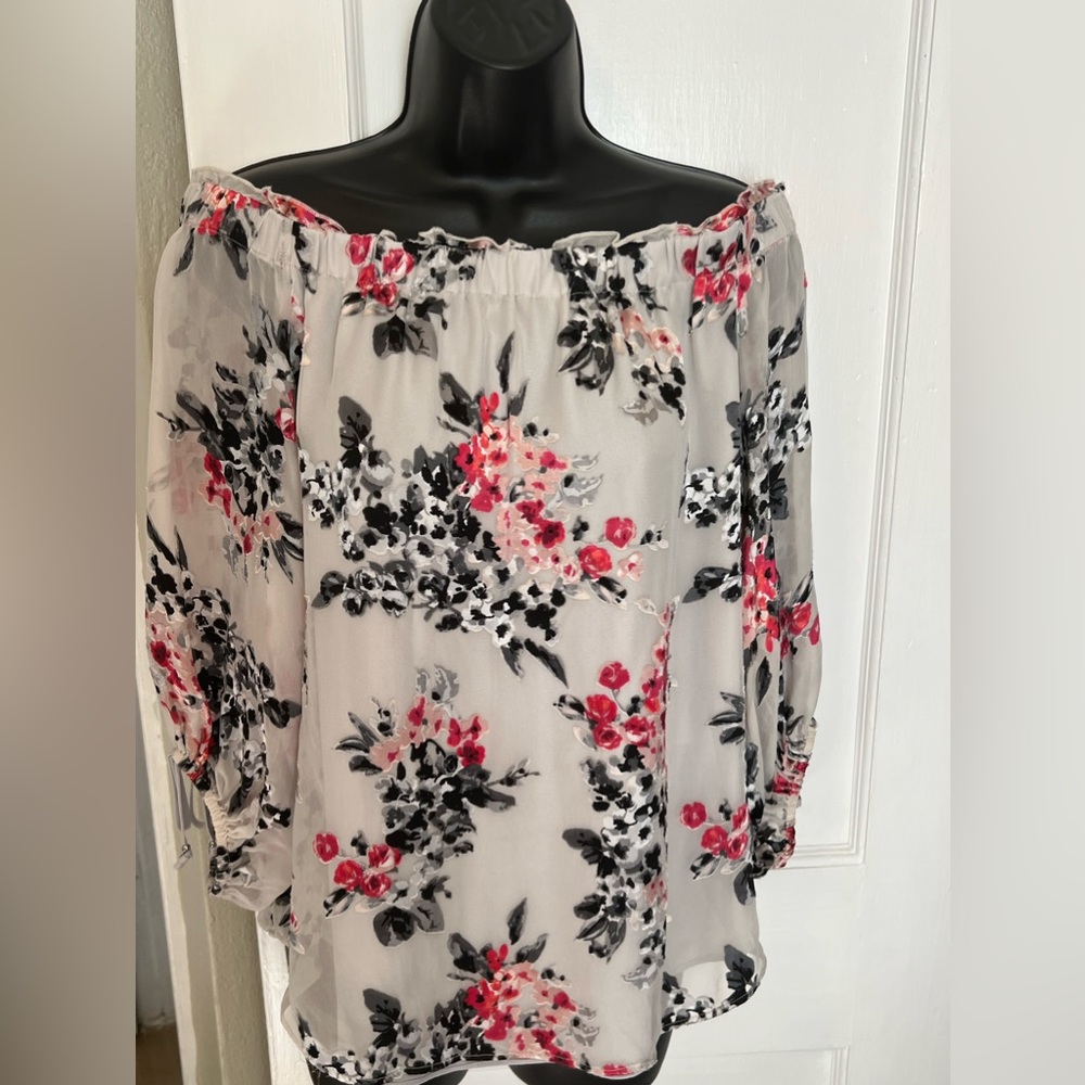White House Black Market Off the Shoulder Floral Top sz M